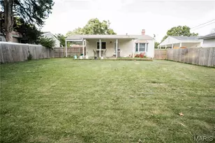 2845 Sugar Tree Ln, Maryland Heights, MO 63043 - Photo 10