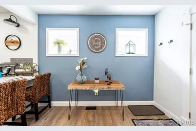 5622 Murdoch Avenue, Saint Louis, MO 63109 - Photo 2