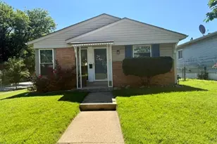 2700 Hereford St, Saint Louis, MO 63139 - Photo 2