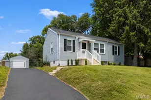 10509 St Henry Ln, Saint Ann, MO 63074 - Photo 2