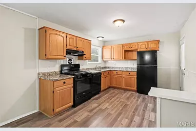 1105 5th Plaza, Florissant, MO 63031 - Photo 4