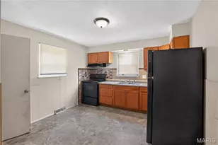 7477 Halpin Dr, Saint Louis, MO 63135 - Photo 6