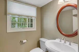 12819 Huntercreek Rd, Des Peres, MO 63131 - Photo 16