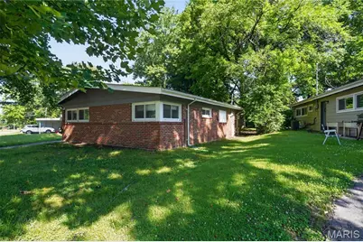 8313 Pepperidge Drive, Berkeley, MO 63134 - Photo 16
