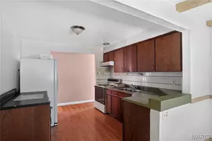 10151 Dwight Dr, Saint Louis, MO 63137 - Photo 6