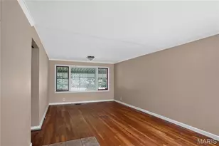 10151 Dwight Dr, Saint Louis, MO 63137 - Photo 4
