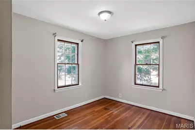 10151 Dwight Drive, Saint Louis, MO 63137 - Photo 8