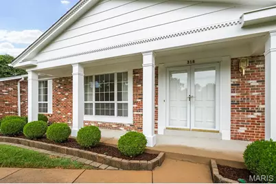 318 Royal Village Drive, Manchester, MO 63011 - Photo 4