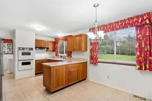 318 Royal Village Dr, Manchester, MO 63011 - Photo 22