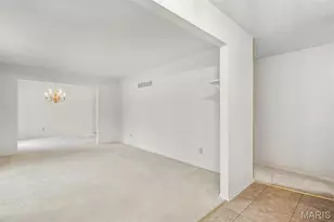 318 Royal Village Dr, Manchester, MO 63011 - Photo 6