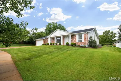 318 Royal Village Drive, Manchester, MO 63011 - Photo 2