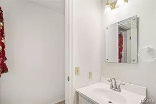 318 Royal Village Dr, Manchester, MO 63011 - Photo 30