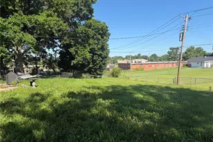1277 Waldorf Dr, Saint Louis, MO 63137 - Photo 12