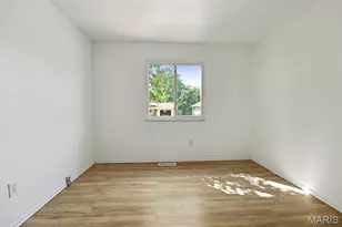 3225 Chicory Creek Ln, Florissant, MO 63031 - Photo 10