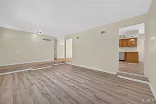 208 Meadowlark Ln, Saint Charles, MO 63301 - Photo 8