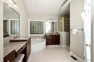 15920 Picardy Crest Ct, Chesterfield, MO 63017 - Photo 10