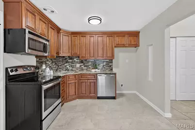 7323 Cartwheel Lane, Hazelwood, MO 63042 - Photo 8
