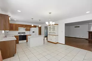 12939 Broadridge Ln, Black Jack, MO 63033 - Photo 8