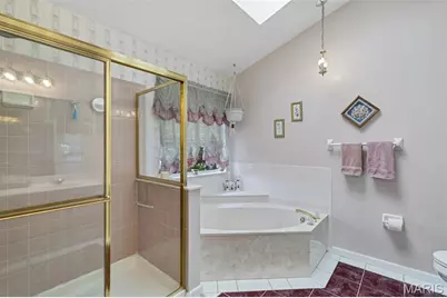 4590 Southridge Meadows Drive, Saint Louis, MO 63128 - Photo 28