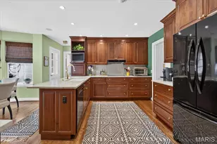 18 S McKnight Rd, Saint Louis, MO 63124 - Photo 26