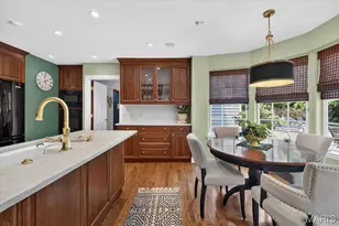 18 S McKnight Rd, Saint Louis, MO 63124 - Photo 28