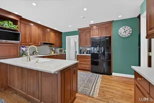18 S McKnight Rd, Saint Louis, MO 63124 - Photo 24