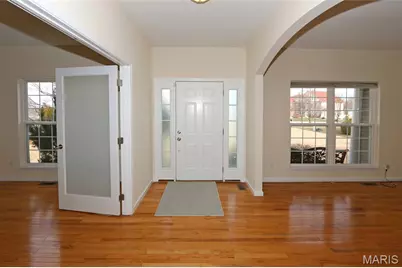 2352 The Courts Drive, Chesterfield, MO 63017 - Photo 6