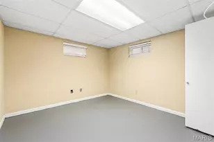 767 Wenneker Dr, Saint Louis, MO 63124 - Photo 32