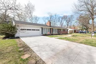 767 Wenneker Dr, Saint Louis, MO 63124 - Photo 2