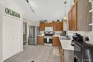 1873 Fox Pointe Dr, Arnold, MO 63010 - Photo 8