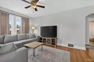 6235 Dexter Dr, Saint Louis, MO 63123 - Photo 4