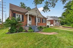 6235 Dexter Dr, Saint Louis, MO 63123 - Photo 2