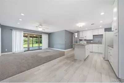 724 Caspian Lane, Saint Louis, MO 63125 - Photo 6