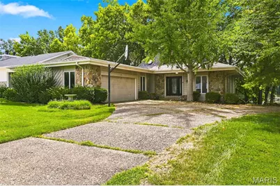 4 Harbor Point Court, Lake Saint Louis, MO 63367 - Photo 1