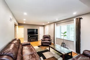 9904 Markhall Ln, Saint Louis, MO 63123 - Photo 10