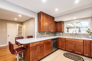 9904 Markhall Ln, Saint Louis, MO 63123 - Photo 18
