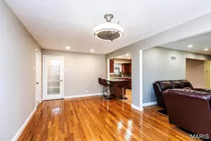 9904 Markhall Ln, Saint Louis, MO 63123 - Photo 12