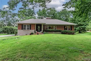 46 Grantwood Ln, Grantwood Village, MO 63123 - Photo 1