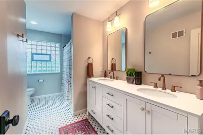 46 Grantwood Lane, Grantwood Village, MO 63123 - Photo 24