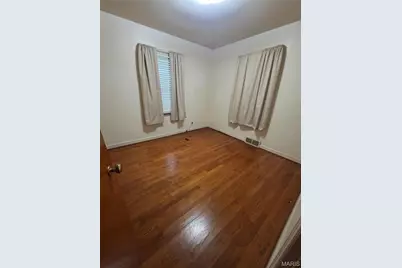1200 Ensley Drive, Bellefontaine Neighbors, MO 63137 - Photo 10
