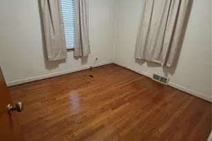 1200 Ensley Dr, Bellefontaine Neighbors, MO 63137 - Photo 10