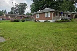 1200 Ensley Dr, Bellefontaine Neighbors, MO 63137 - Photo 2