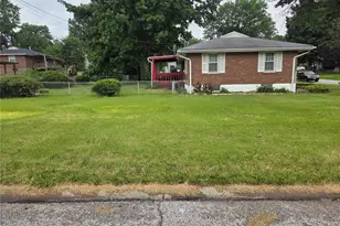 1200 Ensley Dr, Bellefontaine Neighbors, MO 63137 - Photo 4