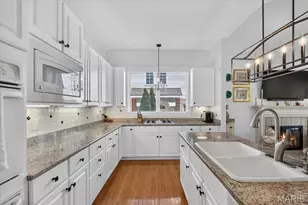 12427 Questover Manor Ct, Creve Coeur, MO 63141 - Photo 12