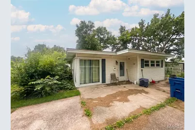15 Marquette Drive, Florissant, MO 63031 - Photo 2