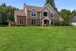 9831 Sunset Greens Dr, Sunset Hills, MO 63127 - Photo 4