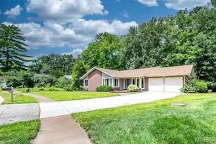 471 Maymont Dr, Ballwin, MO 63011 - Photo 2