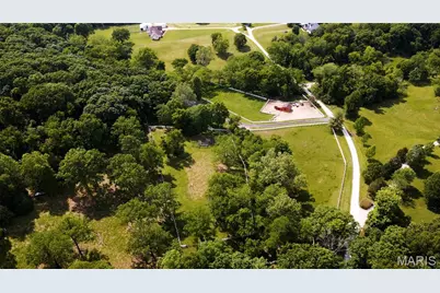 18324 Pinhook Hollow Drive, Wildwood, MO 63069 - Photo 2