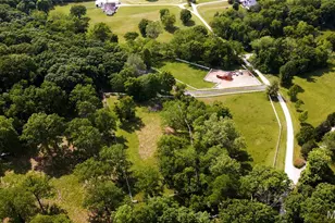 18324 Pinhook Holw Dr, Wildwood, MO 63069 - Photo 2