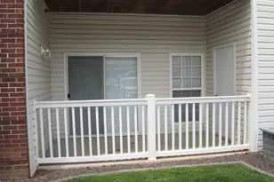 39 Kassebaum Ln, Saint Louis, MO 63129 - Photo 12